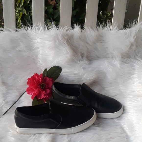 Jacobies Shoes - PRICE DROP TODAY SUPER CUTE SLIP ON SHOES